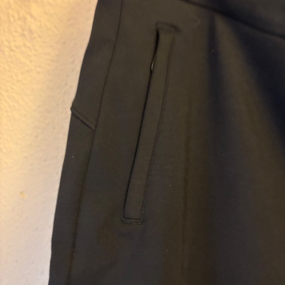 Lululemon; On The Move Pant *ponte, size 12 - Picture 3 of 8